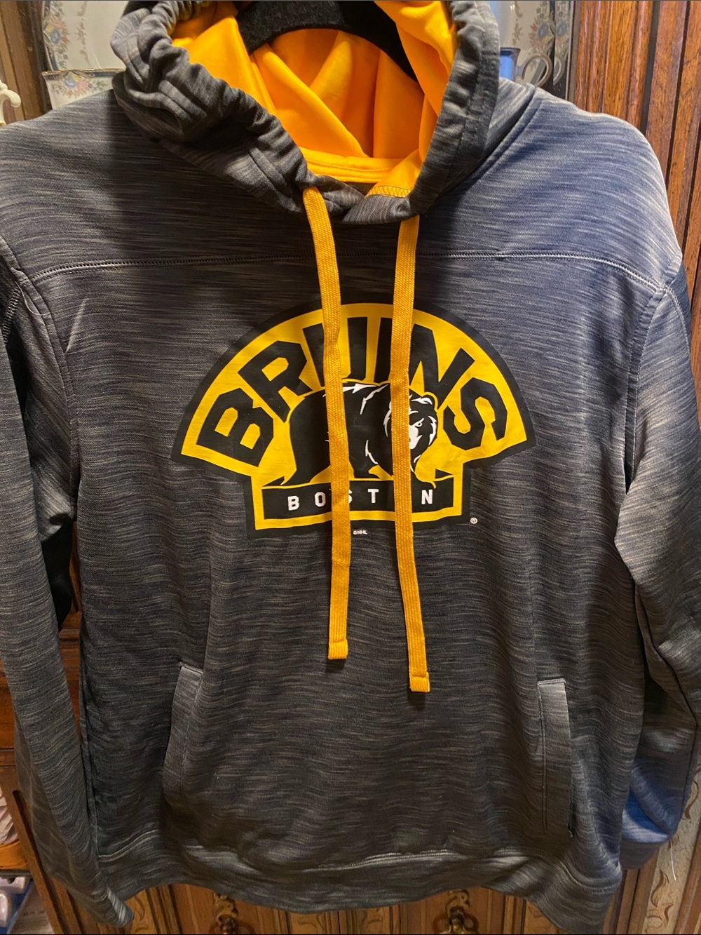 Men’s Bruins sweatshirt S